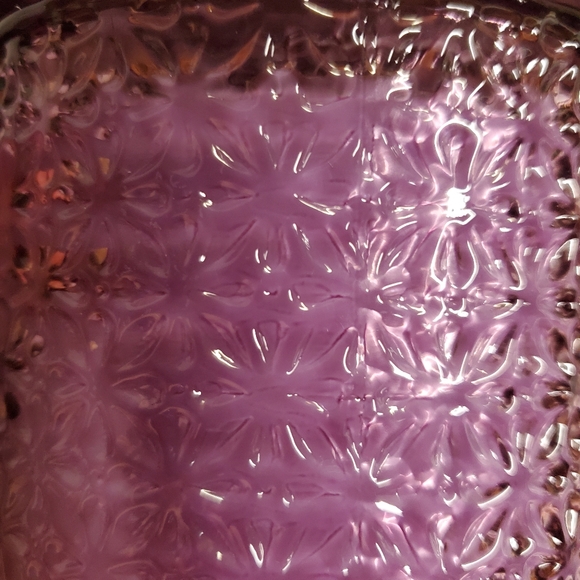 Scentworx Lilac Breeze candle - Picture 3 of 5